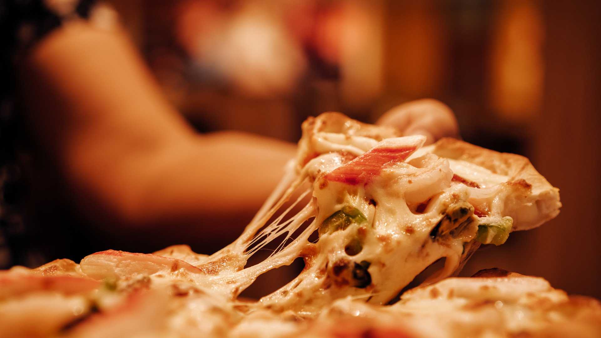 Oven-baked pan pizza